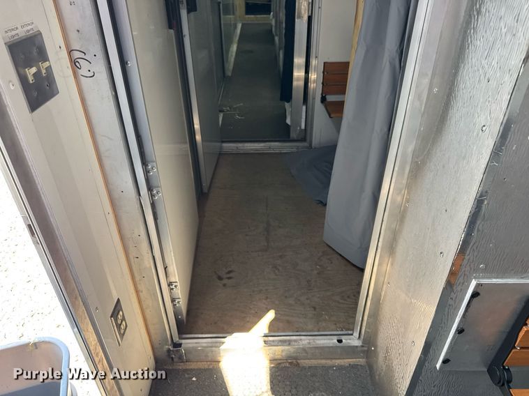 image for item EF2079 2013 Holland 40' CUPCOW bunk trailer