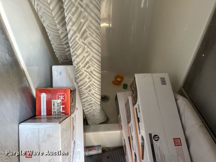 image for item EF2079 2013 Holland 40' CUPCOW bunk trailer