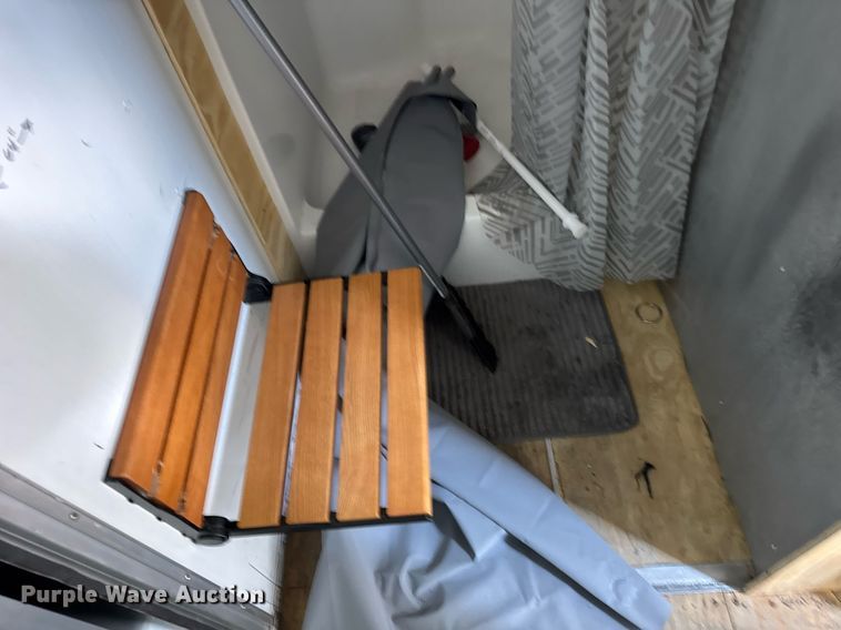 image for item EF2079 2013 Holland 40' CUPCOW bunk trailer