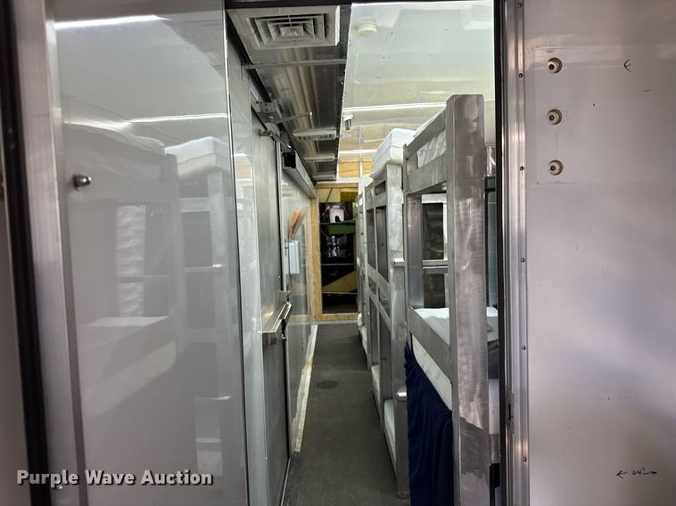 image for item EF2079 2013 Holland 40' CUPCOW bunk trailer