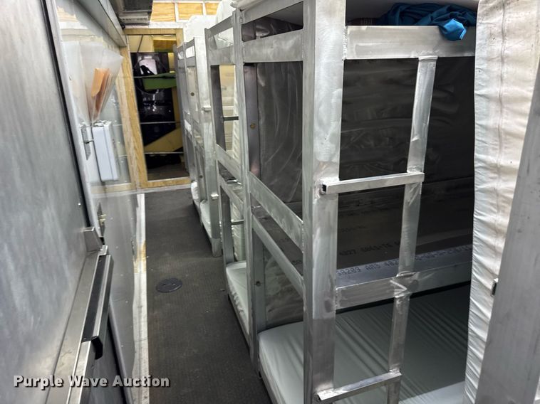 image for item EF2079 2013 Holland 40' CUPCOW bunk trailer