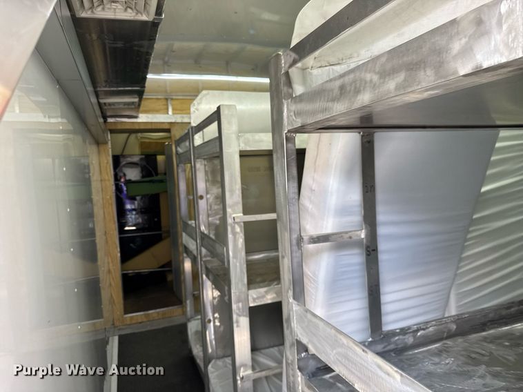 image for item EF2079 2013 Holland 40' CUPCOW bunk trailer