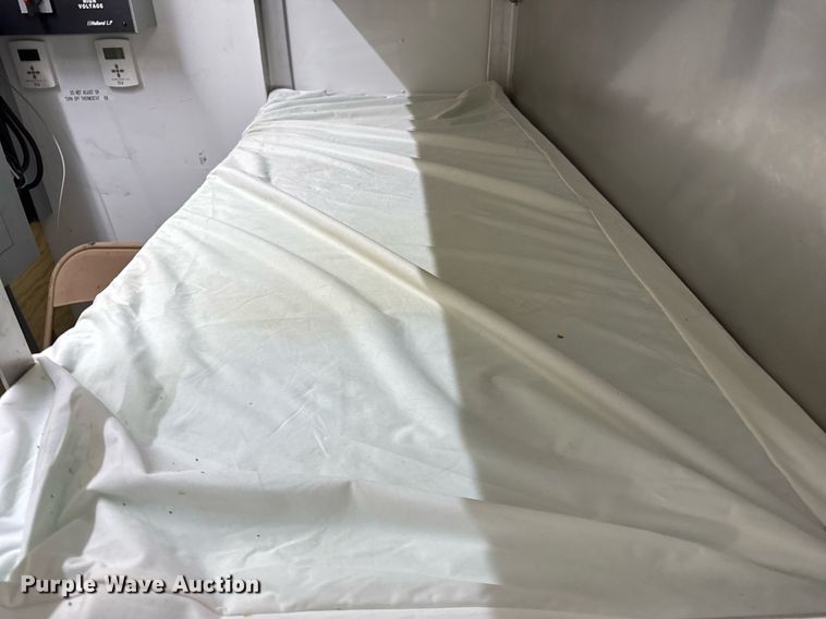 image for item EF2079 2013 Holland 40' CUPCOW bunk trailer