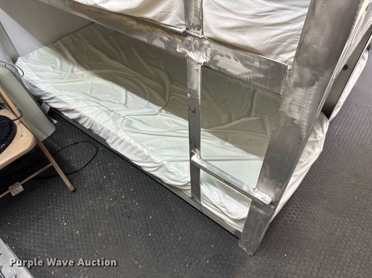 image for item EF2079 2013 Holland 40' CUPCOW bunk trailer