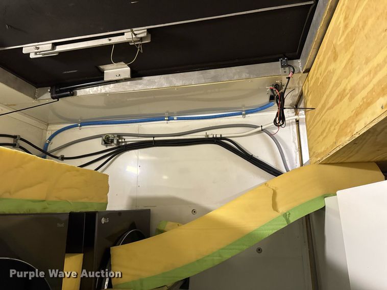 image for item EF2079 2013 Holland 40' CUPCOW bunk trailer