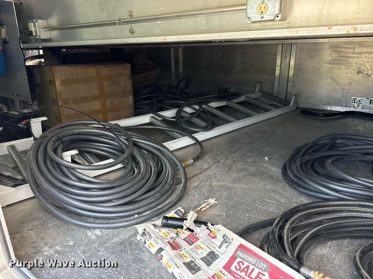 image for item EF2079 2013 Holland 40' CUPCOW bunk trailer