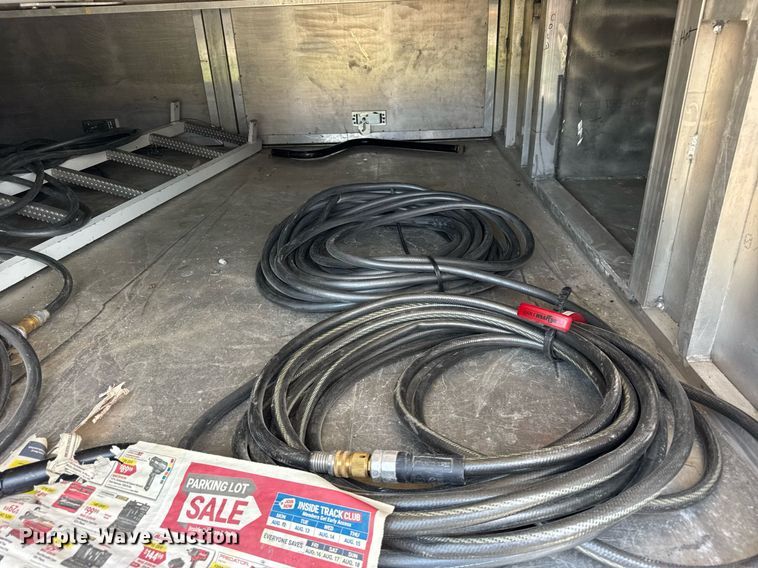 image for item EF2079 2013 Holland 40' CUPCOW bunk trailer