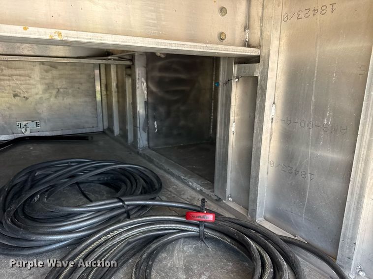 image for item EF2079 2013 Holland 40' CUPCOW bunk trailer