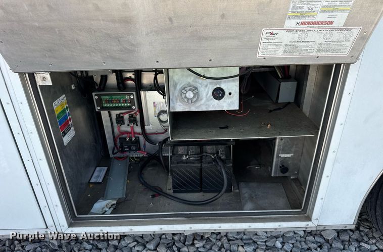 image for item EF2079 2013 Holland 40' CUPCOW bunk trailer