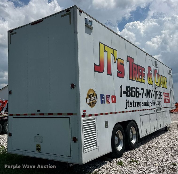 image for item EF2079 2013 Holland 40' CUPCOW bunk trailer