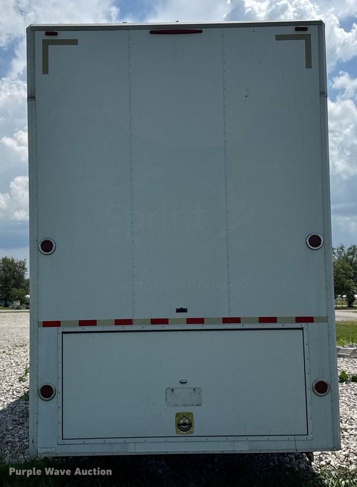 image for item EF2079 2013 Holland 40' CUPCOW bunk trailer