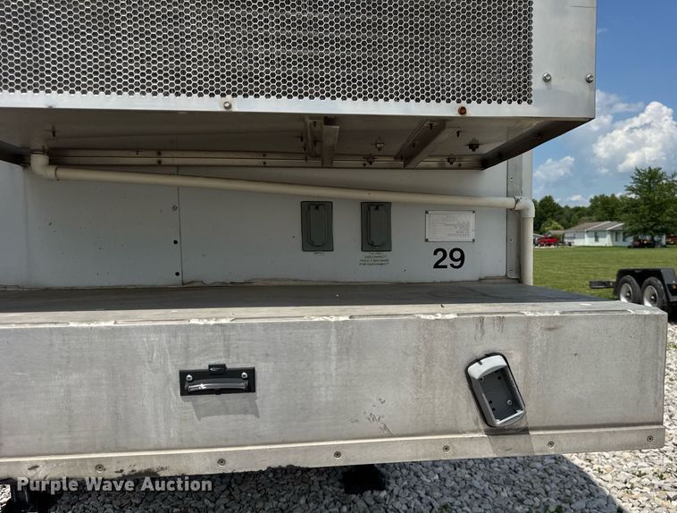 image for item EF2079 2013 Holland 40' CUPCOW bunk trailer