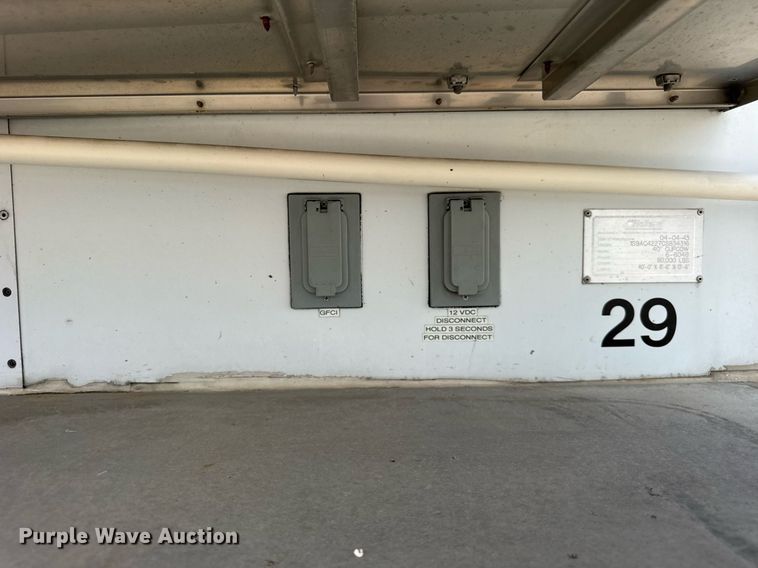 image for item EF2079 2013 Holland 40' CUPCOW bunk trailer