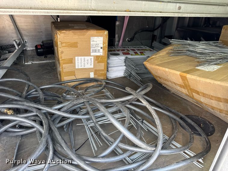 image for item EF2079 2013 Holland 40' CUPCOW bunk trailer