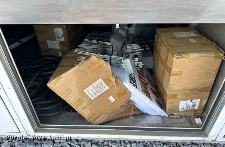 image for item EF2079 2013 Holland 40' CUPCOW bunk trailer