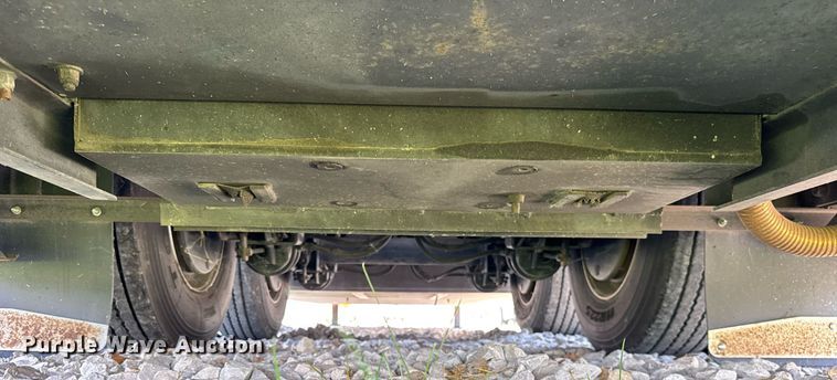 image for item EF2079 2013 Holland 40' CUPCOW bunk trailer