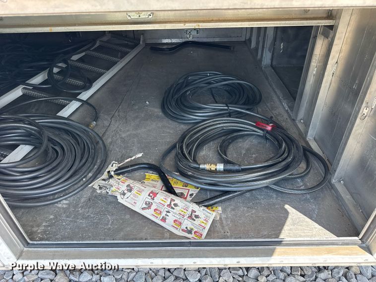 image for item EF2079 2013 Holland 40' CUPCOW bunk trailer