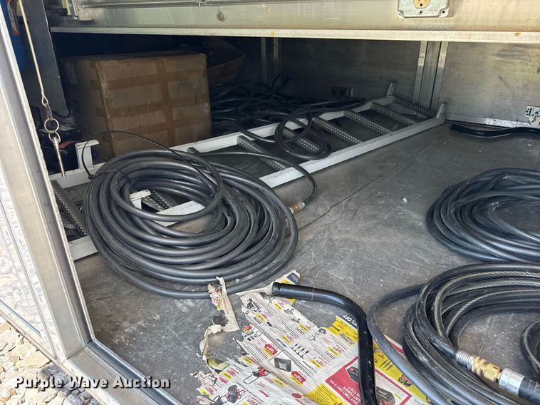 image for item EF2079 2013 Holland 40' CUPCOW bunk trailer