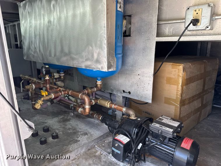 image for item EF2079 2013 Holland 40' CUPCOW bunk trailer