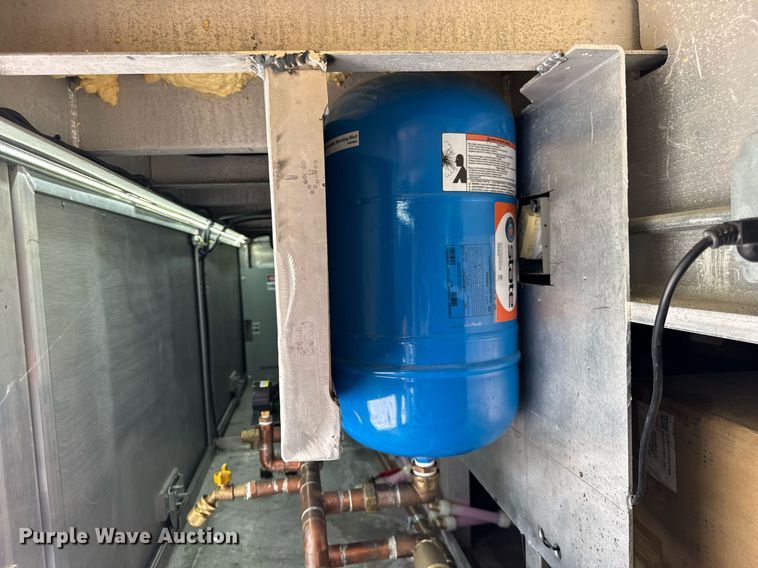 image for item EF2079 2013 Holland 40' CUPCOW bunk trailer