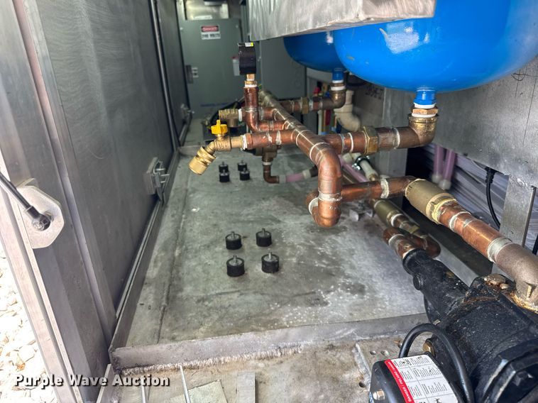 image for item EF2079 2013 Holland 40' CUPCOW bunk trailer