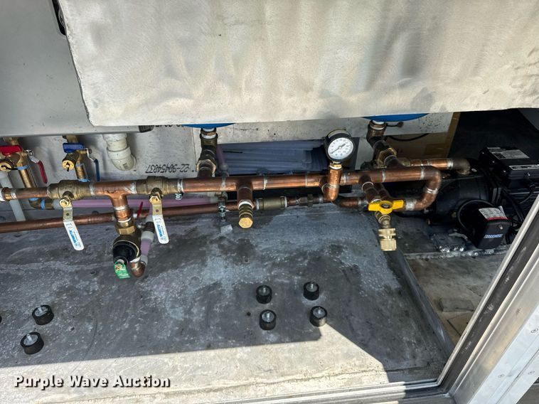 image for item EF2079 2013 Holland 40' CUPCOW bunk trailer