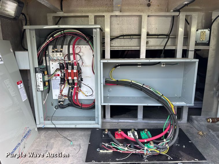 image for item EF2079 2013 Holland 40' CUPCOW bunk trailer