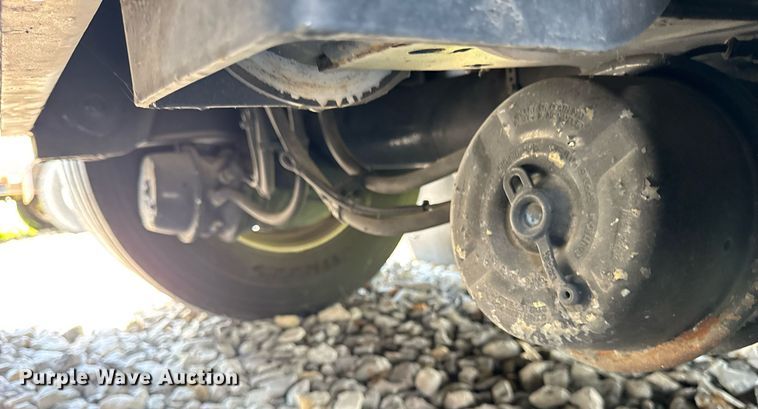 image for item EF2079 2013 Holland 40' CUPCOW bunk trailer