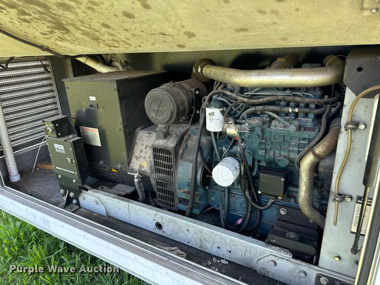 image for item EF2079 2013 Holland 40' CUPCOW bunk trailer