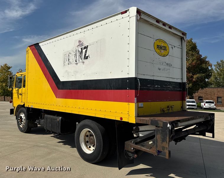 image for item EF2196 1990 Mack MS250 box truck