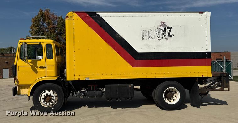 image for item EF2196 1990 Mack MS250 box truck