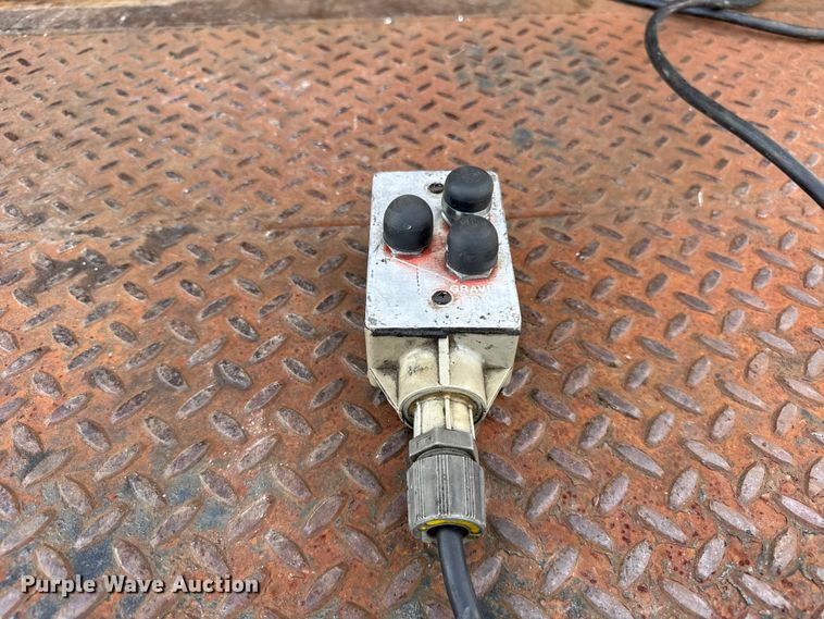 image for item EF2196 1990 Mack MS250 box truck