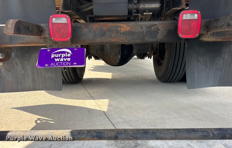 image for item EF2196 1990 Mack MS250 box truck