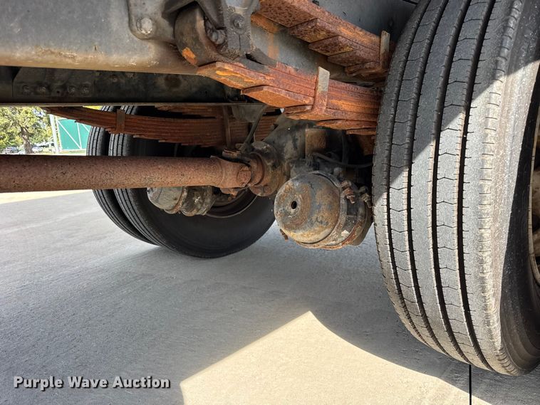 image for item EF2196 1990 Mack MS250 box truck