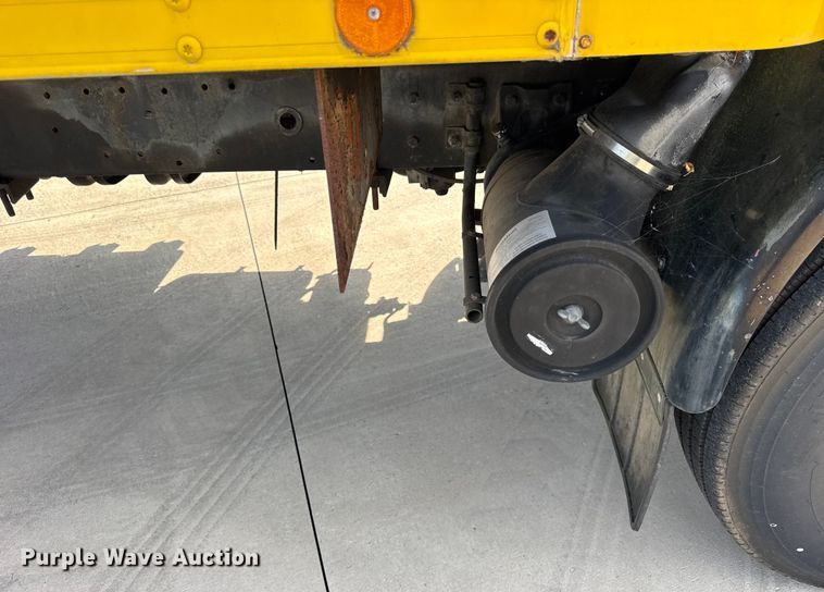 image for item EF2196 1990 Mack MS250 box truck