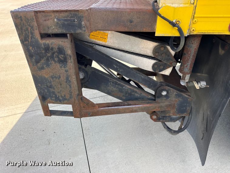 image for item EF2196 1990 Mack MS250 box truck