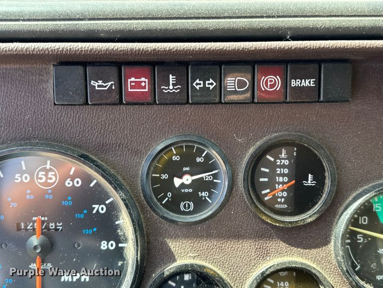 image for item EF2196 1990 Mack MS250 box truck