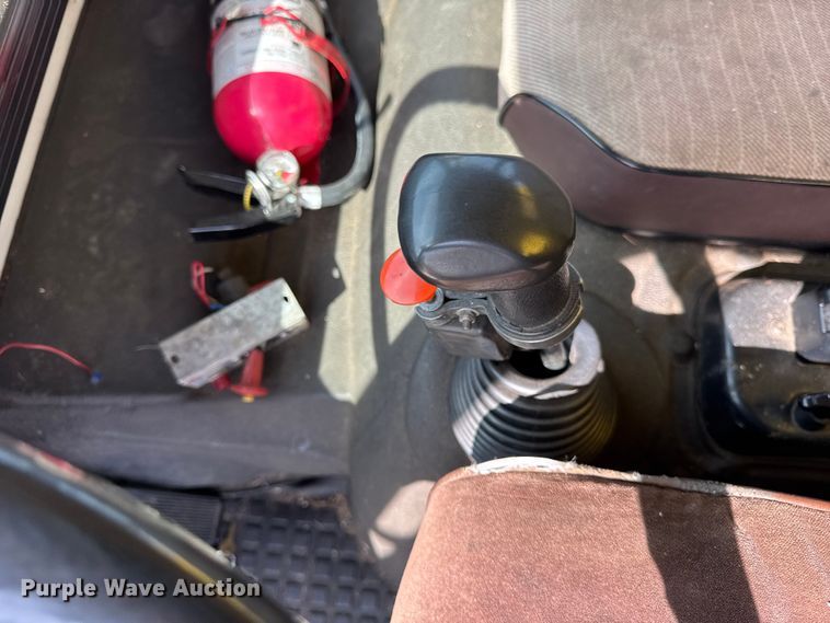 image for item EF2196 1990 Mack MS250 box truck