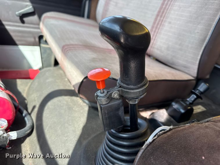 image for item EF2196 1990 Mack MS250 box truck