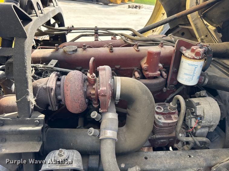 image for item EF2196 1990 Mack MS250 box truck