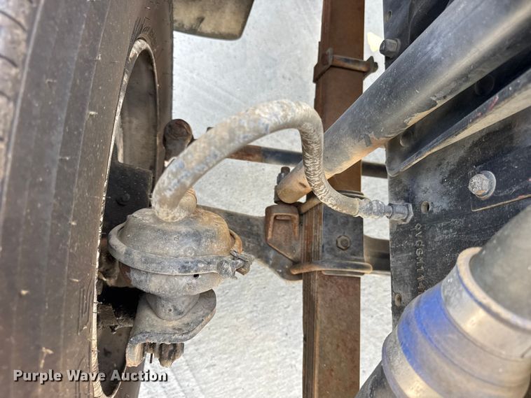 image for item EF2196 1990 Mack MS250 box truck