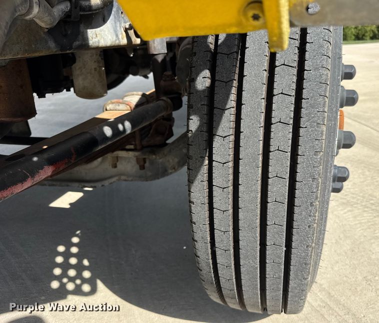 image for item EF2196 1990 Mack MS250 box truck