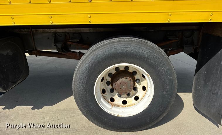 image for item EF2196 1990 Mack MS250 box truck