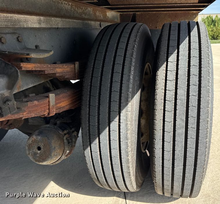 image for item EF2196 1990 Mack MS250 box truck