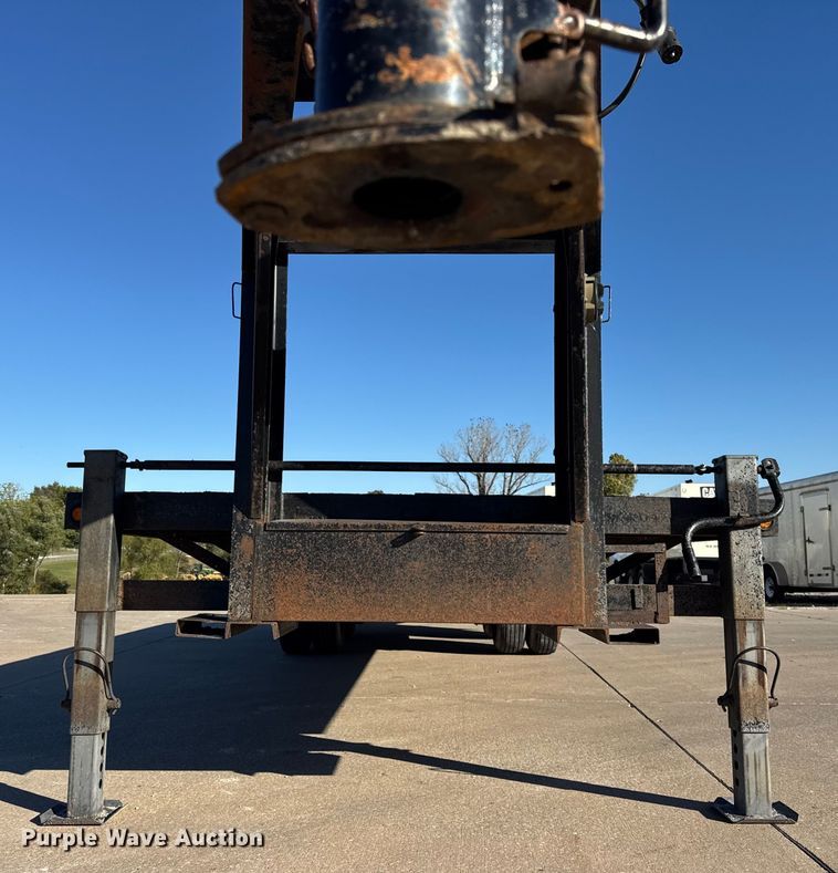 image for item EF2204 2011 Trailerman equipment trailer