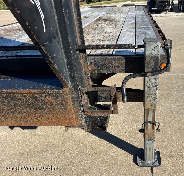 image for item EF2204 2011 Trailerman equipment trailer