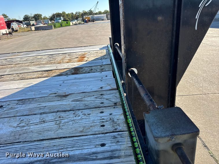 image for item EF2204 2011 Trailerman equipment trailer