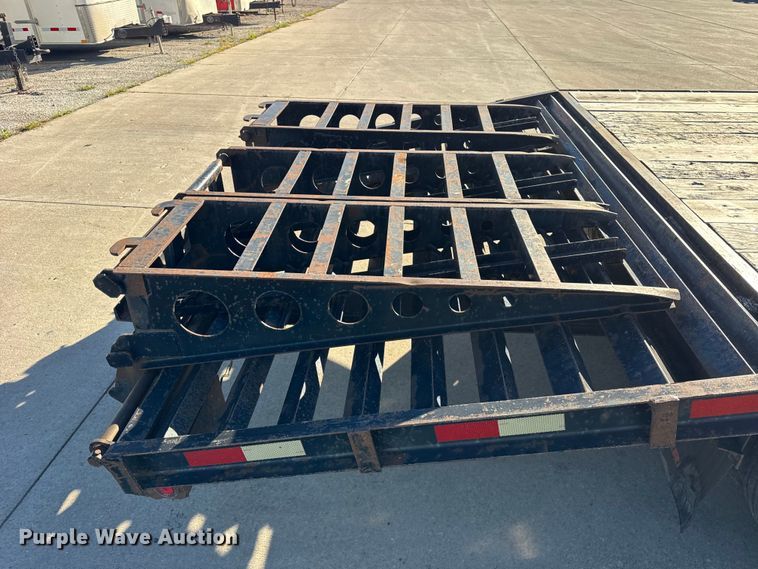 image for item EF2204 2011 Trailerman equipment trailer