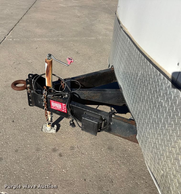 image for item EF2207 2006 Interstate T720TA3 enclosed cargo trailer