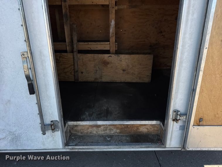image for item EF2207 2006 Interstate T720TA3 enclosed cargo trailer